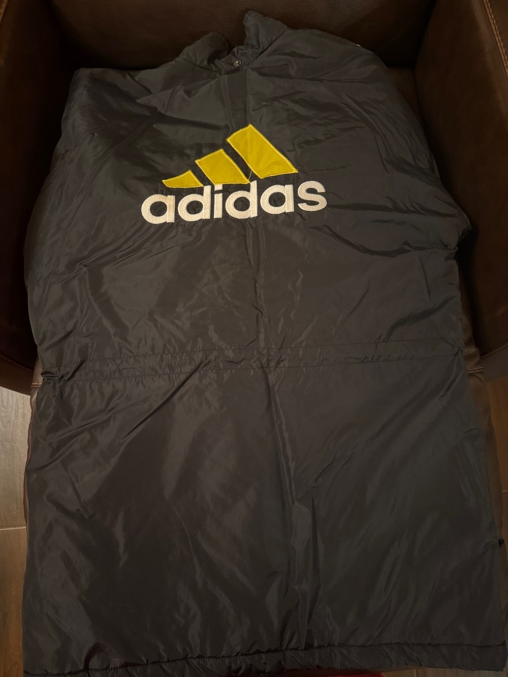 ADIDAS Long Logo Puffer Jacket Stadium Vintage Size M black Buttons zipper